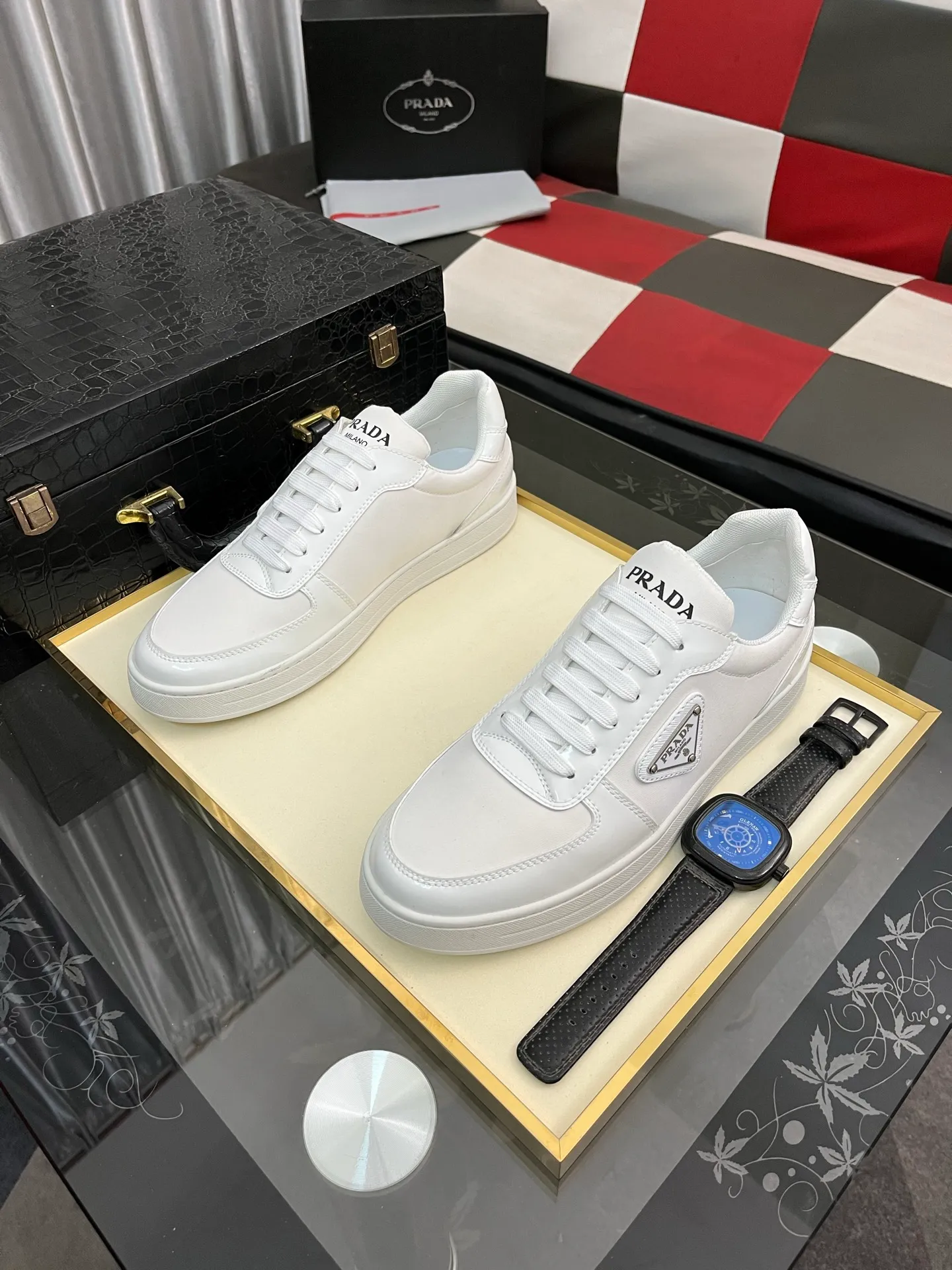 Men's shoes 💰440⌚️⌚️【PRADA】Prada ~ unique and casual style. New models from Prada official website are coming [Celebrate][Celebrate]🏃High-end brand casual shoes ➕Full set of packaging😍😍 Men's 2023 counters are on sale simultaneously, Italian imported brands select first-layer Italian cowhide. 🐑Sheepskin lining (refuses to discolor and rub feet) Sole: Original sole specially provided by the original factory 🎬Better in kind Size number: 38-444️⃣Colors available